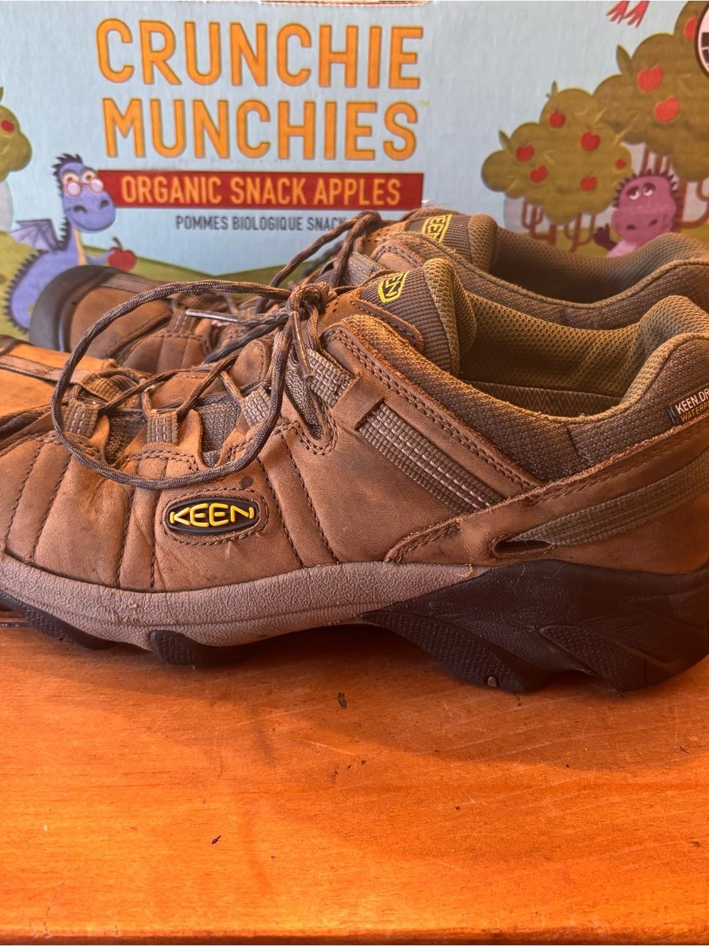 Keen mens Targhee 11 waterproof hiking shoes canteen/dark olive 13 - Picture 2 of 7